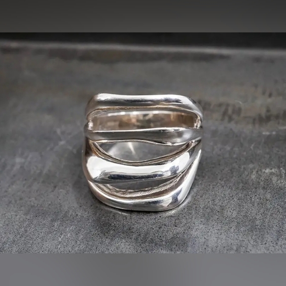 ❤️ IN LINE RING - Picture 3 of 14